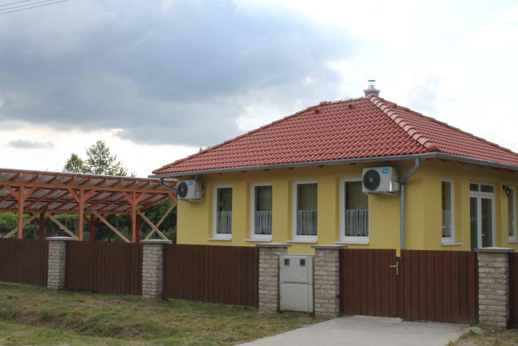 Ponty Orso Vendeghaz Villa Nagybaracska Exterior foto